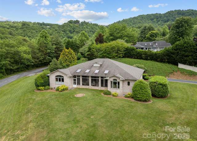 Property at 110 Walnut Hills Dr, Brevard, NC 28712, 3 beds, 3.5 baths