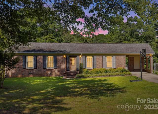 Property at 1623 E Lakewood Dr, Rock Hill, SC 29732, 3 beds, 2 baths