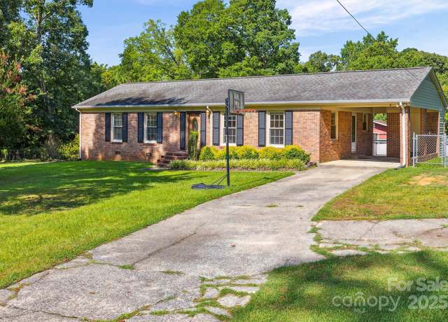 Property at 1623 E Lakewood Dr, Rock Hill, SC 29732, 3 beds, 2 baths