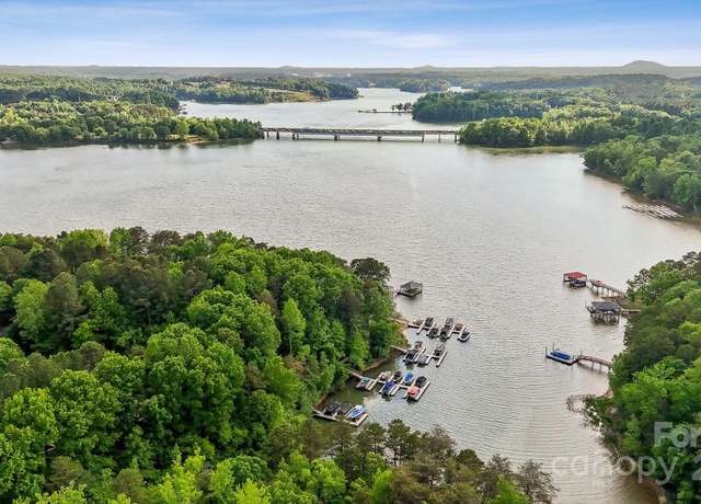 Property at 109 Braxton Gate Ct, Mount Holly, NC 28120, 4 beds, 3.5 baths