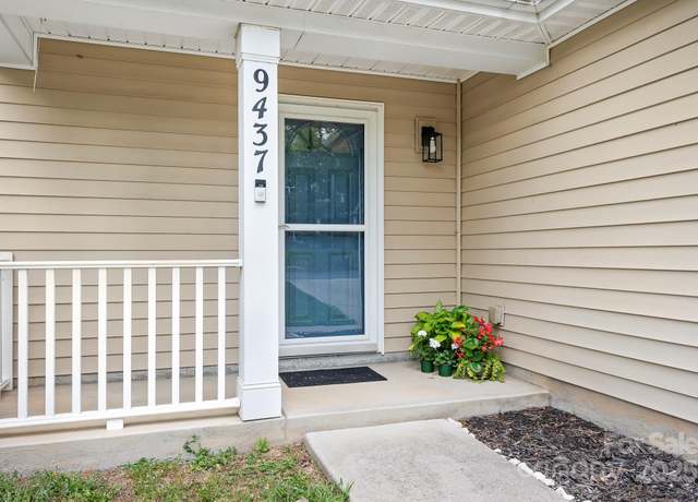 Property at 9437 Macquarie Ln, Charlotte, NC 28227, 3 beds, 2.5 baths
