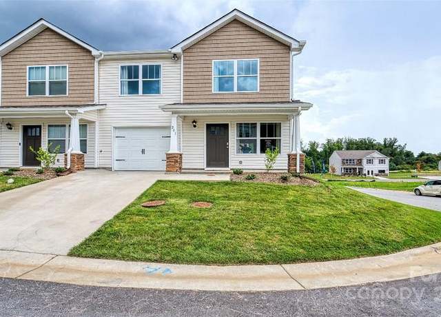 Property at 45 Virginia Commons Dr, Arden, NC 28704, 3 beds, 2.5 baths