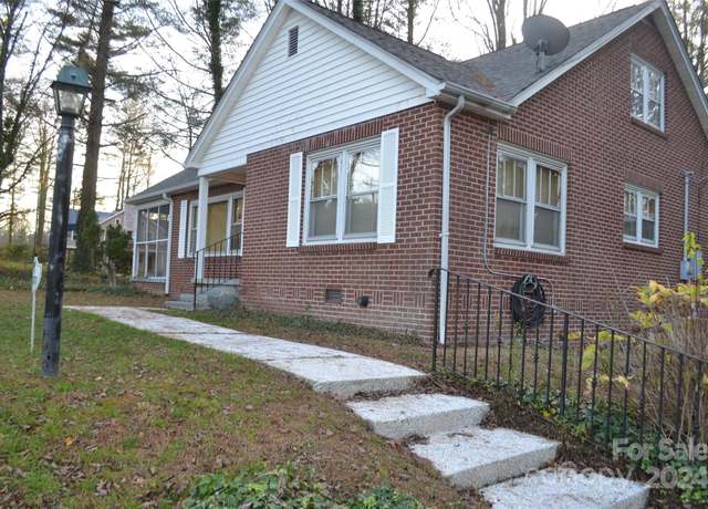 Property at 1607 Greenville Hwy, Hendersonville, NC 28792, 3 beds, 2 baths