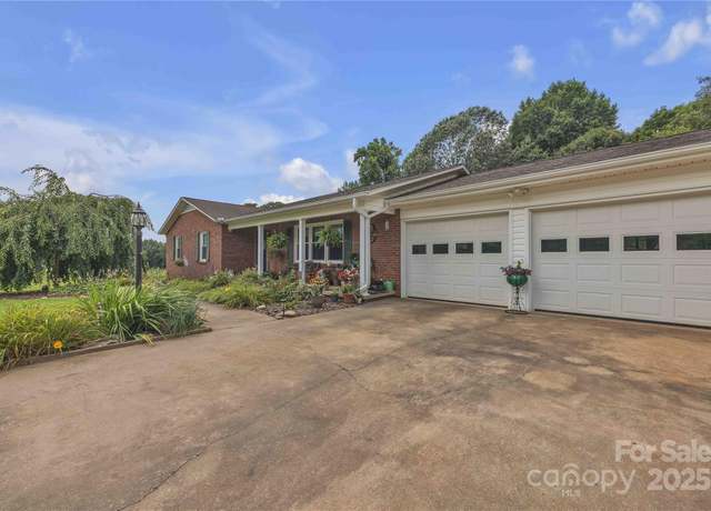 Property at 137 Proust Rd, Statesville, NC 28625, 3 beds, 2 baths