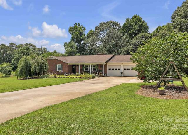 Property at 137 Proust Rd, Statesville, NC 28625, 3 beds, 2 baths