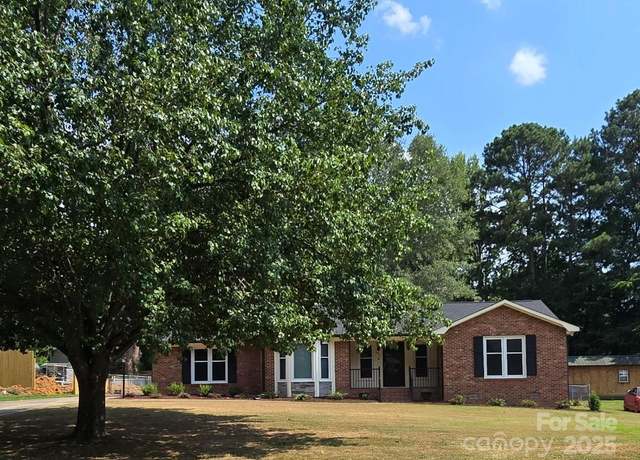 Property at 687 Tryon Pl, Gastonia, NC 28054, 2 beds, 2.5 baths