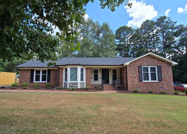 Property at 687 Tryon Pl, Gastonia, NC 28054, 2 beds, 2.5 baths