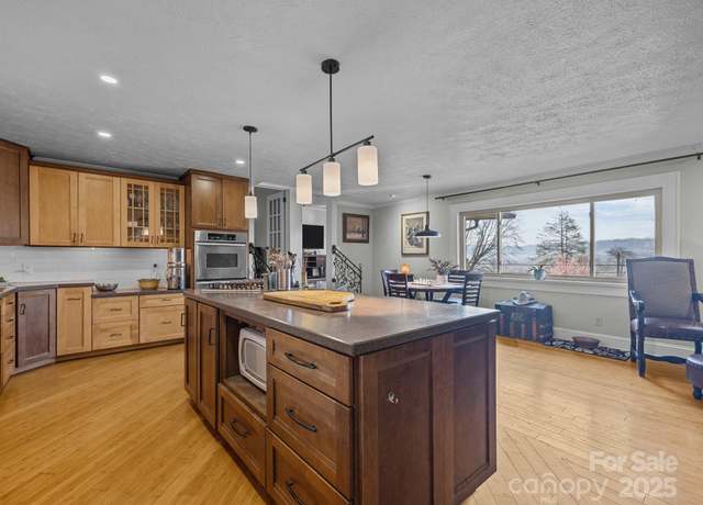Property at 213 Monticello Rd, Weaverville, NC 28787, 3 beds, 3 baths