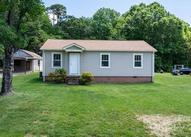 Property at 2336 32nd St NE, Hickory, NC 28601, 3 beds, 1 bath