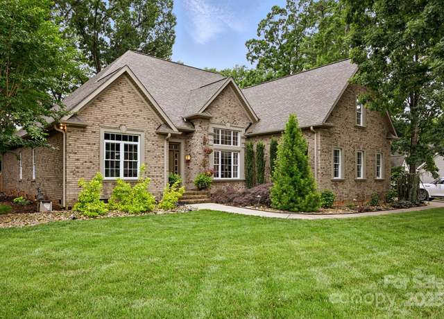 Property at 12900 Westmoreland Rd, Huntersville, NC 28078, 4 beds, 2.5 baths