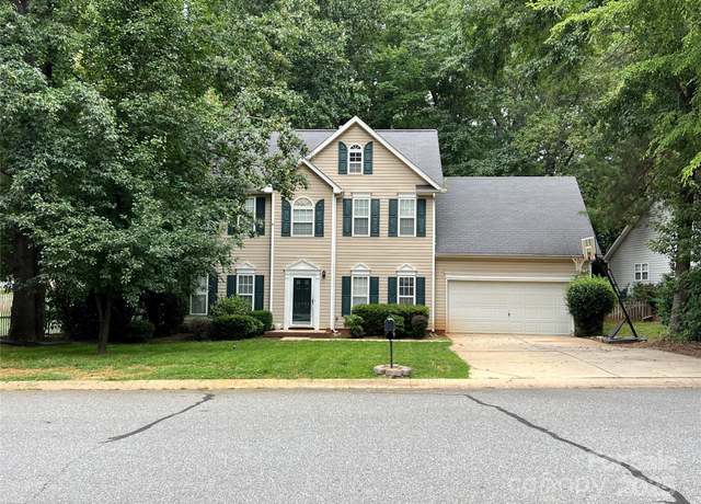 Property at 12834 English Walnut Ln, Charlotte, NC 28215, 4 beds, 2.5 baths
