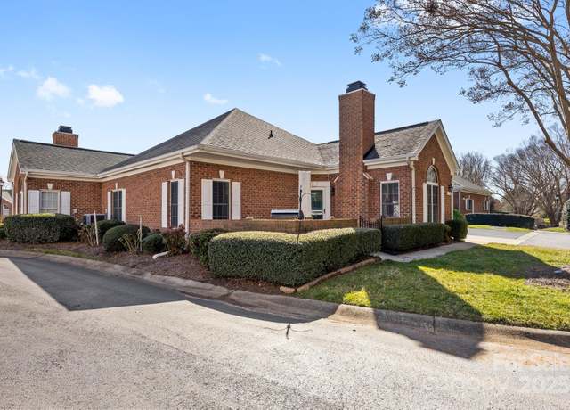 Property at 8328 Highland Glen Dr, Charlotte, NC 28269, 2 beds, 2 baths