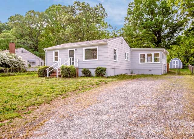 Property at 444 Oakwood Ave, Mooresville, NC 28115, 4 beds, 2 baths