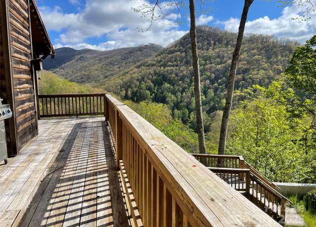 Property at 96 Trails End Ln, Maggie Valley, NC 28751, 3 beds, 2 baths