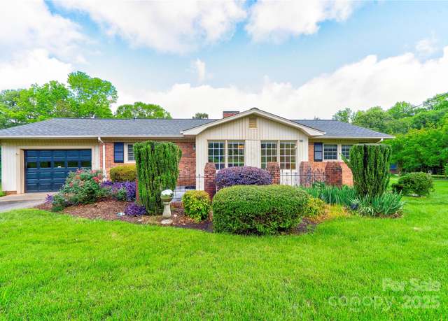 Property at 1184 Cambridge Dr, Shelby, NC 28152, 3 beds, 3 baths