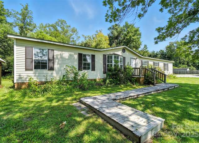 Property at 3165 Caratoke Hwy, Currituck, NC 27929, 3 beds, 2 baths