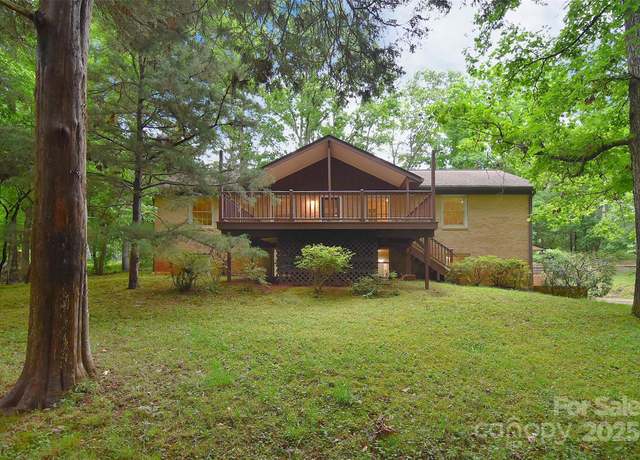 Property at 6227 Dogwood Ln, Waxhaw, NC 28173, 5 beds, 3 baths