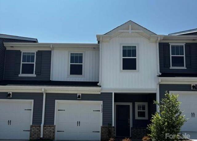 Property at 6122 Starview Ter, Charlotte, NC 28216, 3 beds, 2.5 baths