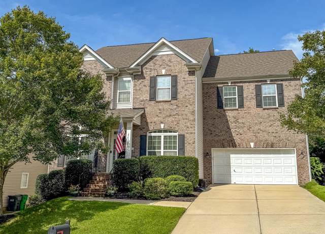 Property at 2422 Orofino Ct, Charlotte, NC 28269, 5 beds, 3 baths