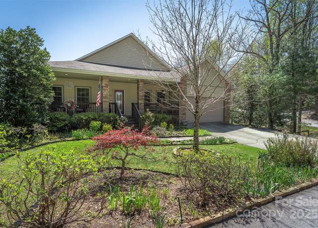 Property at 172 Sunny Ridge Rd, Hendersonville, NC 28739, 4 beds, 4 baths