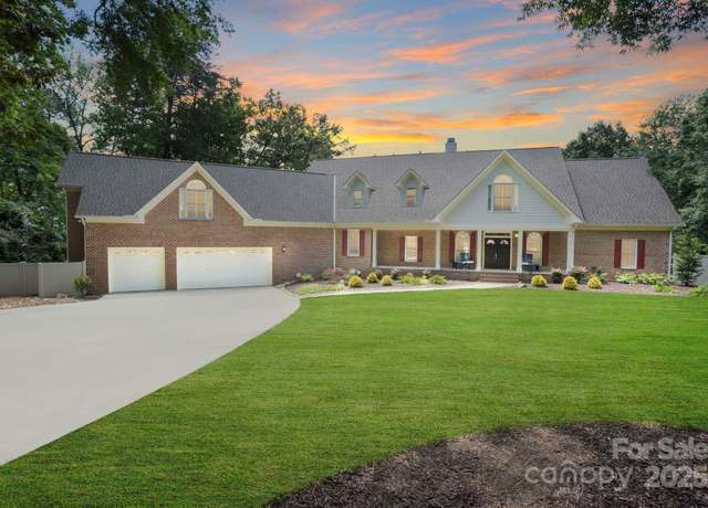 Property at 17112 Green Dolphin Ln, Cornelius, NC 28031, 5 beds, 5.5 baths