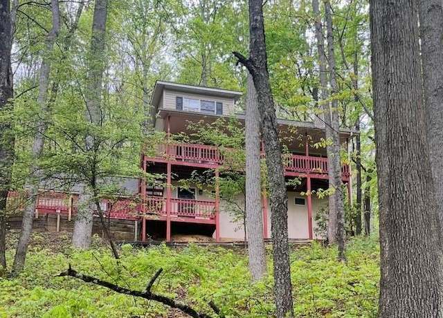 Property at 180 Rebel Ridge Rd, Maggie Valley, NC 28751, 2 beds, 3 baths