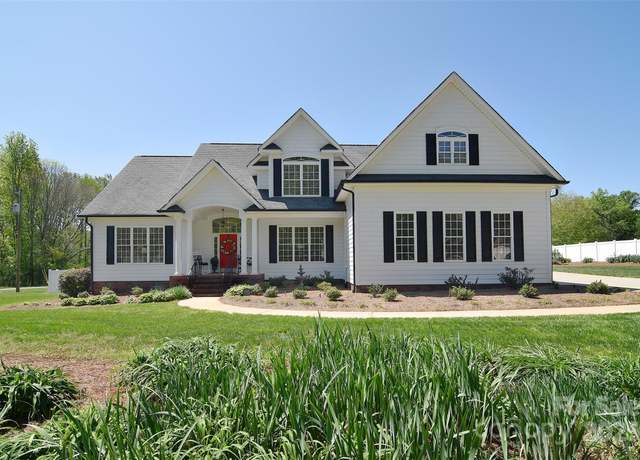 Property at 16610 Blackberry Hills Dr, Midland, NC 28107, 3 beds, 3.5 baths