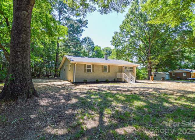 Property at 402 Gibson Park Dr, Huntersville, NC 28078, 3 beds, 2 baths