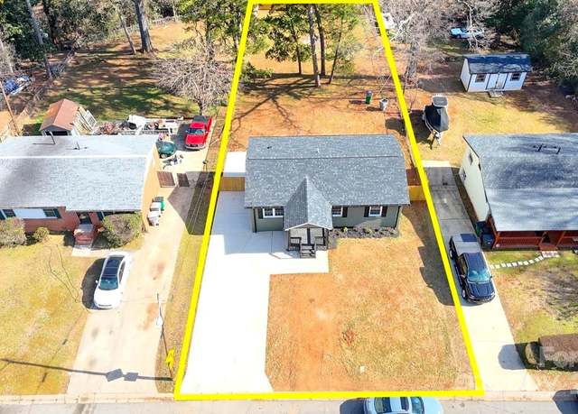 Property at 4513 Munsee St, Charlotte, NC 28213, 4 beds, 3.5 baths