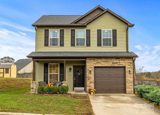 Property at 32 Mallard Run Dr, Arden, NC 28704, 3 beds, 2.5 baths