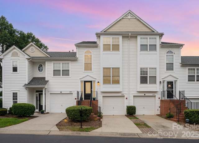 Property at 2833 Avalon Loop Rd, Charlotte, NC 28269, 2 beds, 2.5 baths