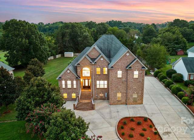 Property at 109 Dabbling Duck Cir, Mooresville, NC 28117, 5 beds, 5 baths