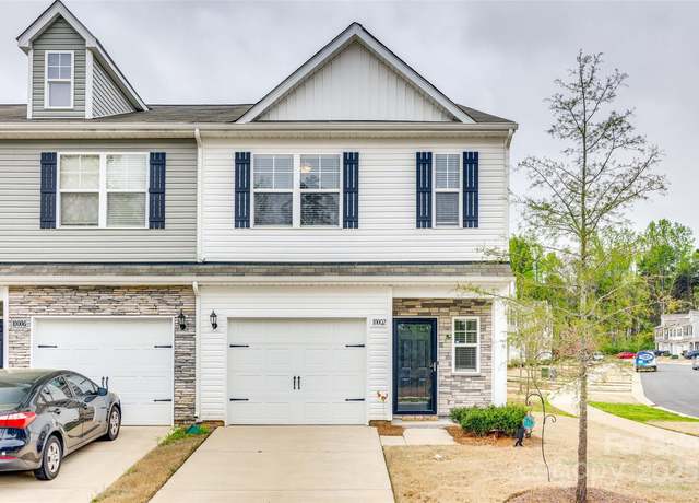 Property at 10002 Brittondale Ln, Charlotte, NC 28215, 3 beds, 2.5 baths