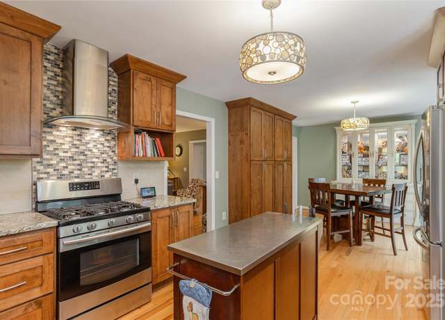 Property at 230 Foxwood Dr, Hendersonville, NC 28791, 4 beds, 3 baths