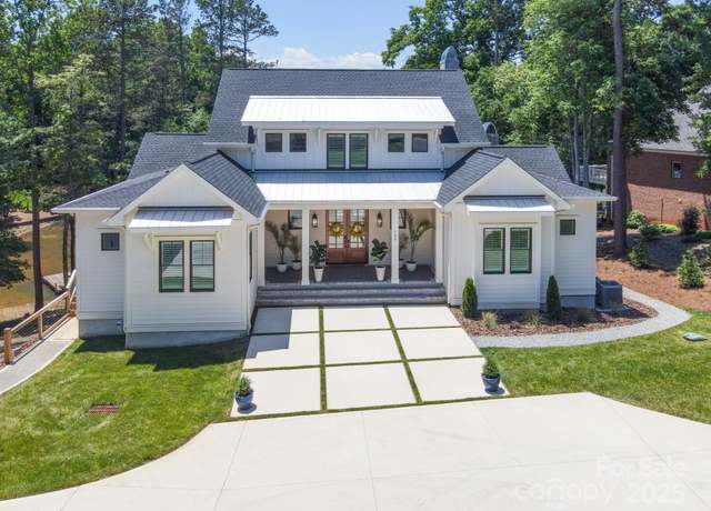 Property at 135 Holt Ln, Mooresville, NC 28117, 4 beds, 5.5 baths