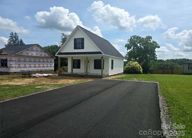 Property at 200 N Center St, Hildebran, NC 28637, 3 beds, 2.5 baths