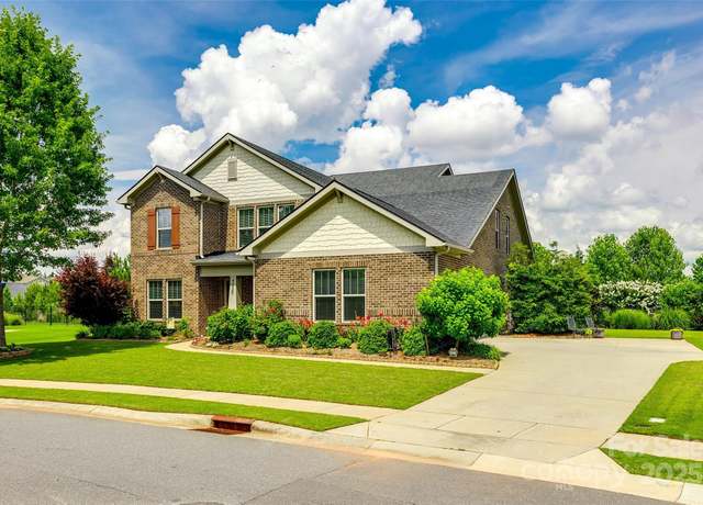 Property at 4220 Thames Cir, Fort Mill, SC 29715, 4 beds, 3.5 baths