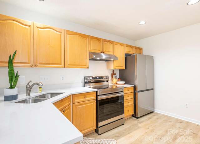 Property at 9327 Timothy Ct, Charlotte, NC 28277, 2 beds, 2.5 baths