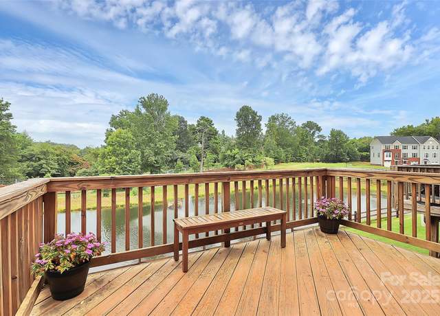 Property at 2541 Grantham Place Dr, Fort Mill, SC 29715, 3 beds, 2.5 baths