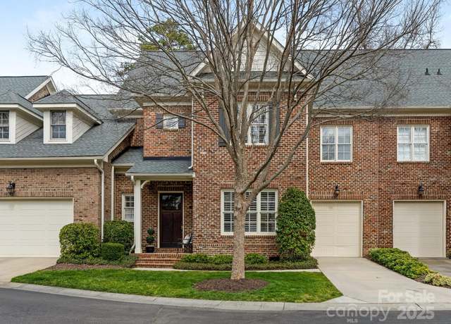 Property at 261 Crownsgate Ct, Charlotte, NC 28207, 3 beds, 2.5 baths