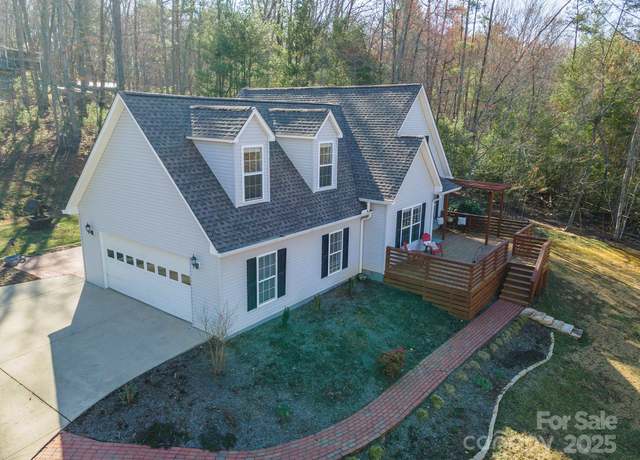 Property at 29 Beverly Grove Ln, Candler, NC 28715, 3 beds, 2.5 baths
