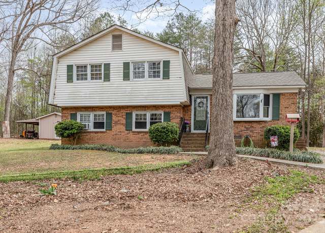 Property at 4603 Oakwood Cir, Gastonia, NC 28056, 4 beds, 1.5 baths