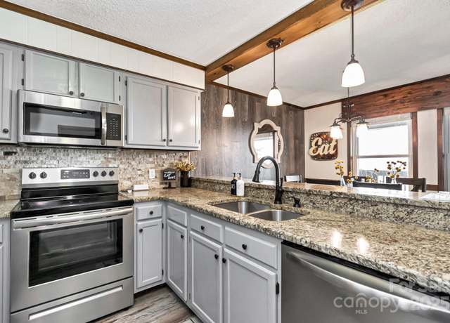 Property at 301 Pinnacle Inn Rd #2210, Beech Mountain, NC 28604, 2 beds, 2 baths
