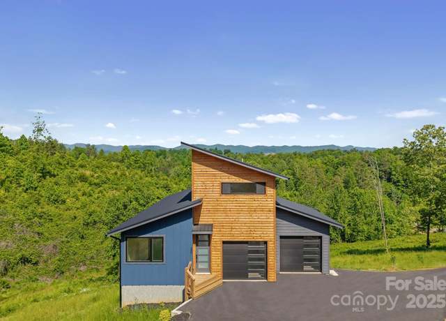 Property at 20 Giovannas Way, Leicester, NC 28748, 4 beds, 4.5 baths