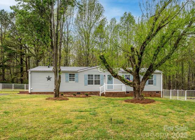 Property at 105 Mountain Brook Dr, Bessemer City, NC 28016, 4 beds, 2 baths