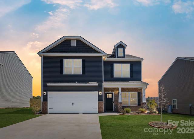 Property at 228 Ridgeview Ln, Mars Hill, NC 28754, 4 beds, 2.5 baths