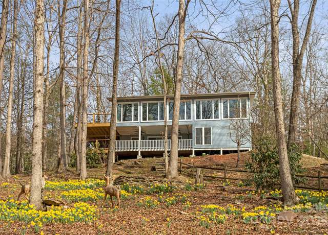 Property at 87 Medley Dr, Waynesville, NC 28785, 4 beds, 3 baths