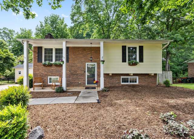 Property at 206 Pelham Ln, Fort Mill, SC 29715, 3 beds, 2 baths