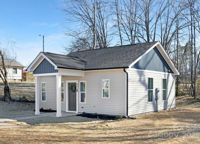 Property at 925 Park Dr, Statesville, NC 28677, 2 beds, 1 bath