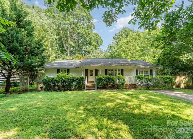 Property at 220 Blackberry Trl, Concord, NC 28027, 3 beds, 2 baths